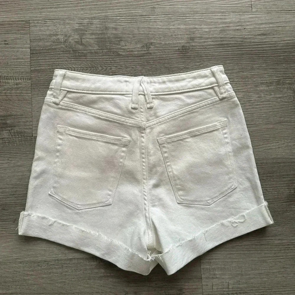 Good american shorts Sz 24 ☀️ 🌞 ⛅️ - Picture 2 of 5